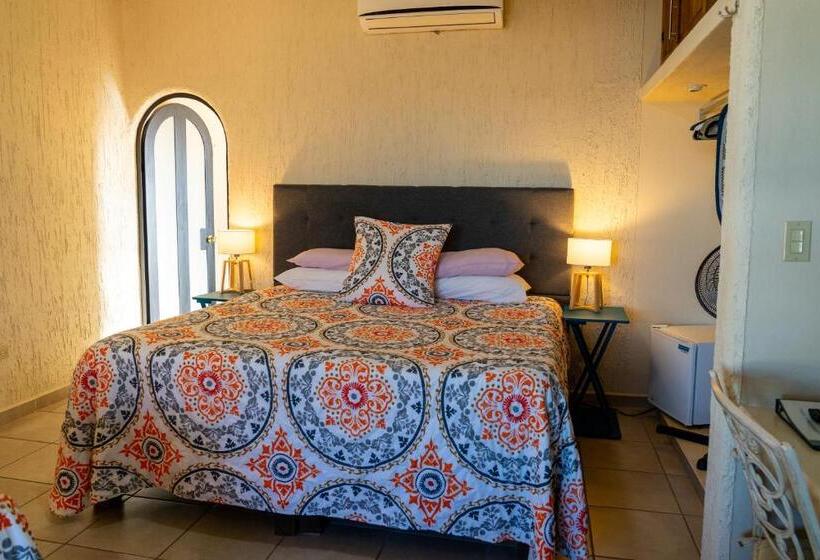 سوییت, Casa Kootenay Waterfront Bnb