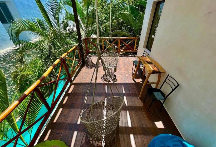 سوییت جونیور با چشم‌انداز استخر, Pacha Tulum