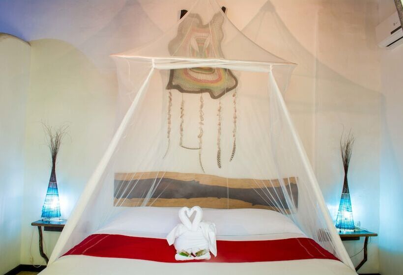 بانگلوی لوکس, Pacha Tulum