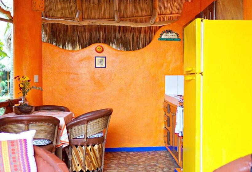 بانگلوی استاندارد, Aurinko Bungalows