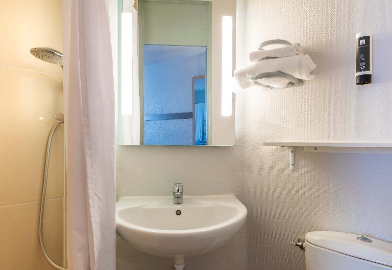 اتاق استاندارد چهار تخته, B&b Hotel Angers 2 Université