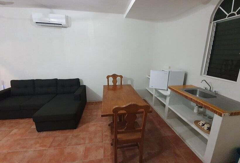 استودیوی استاندارد, Boutique Eden Costa
