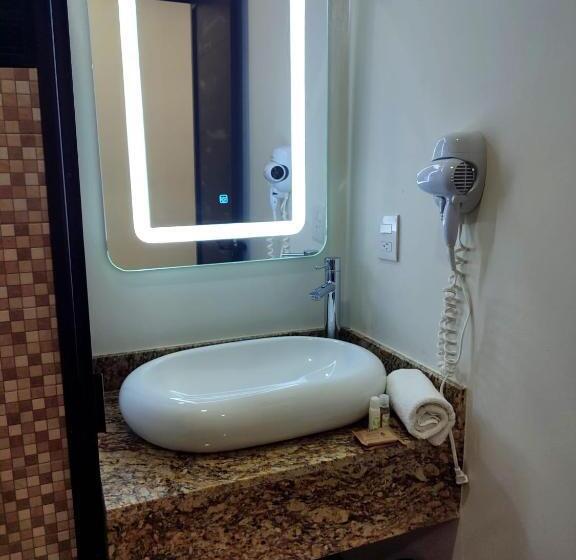 استودیوی استاندارد, Boutique Eden Costa