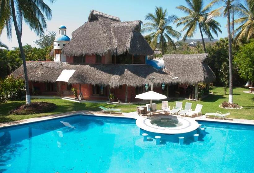 نمای استخر اتاق استاندارد چهارنفره, Casa Villa Magnolia