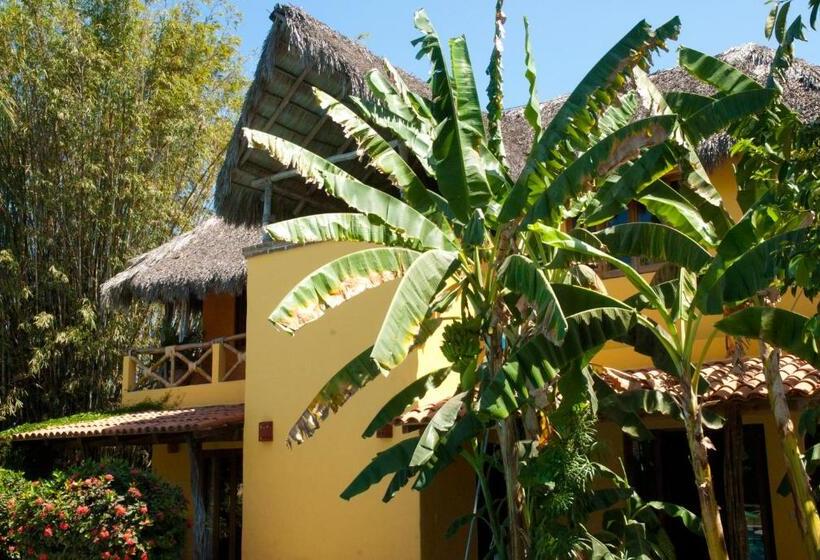 نمای استخر اتاق استاندارد چهارنفره, Casa Villa Magnolia