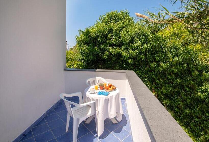 اتاق استاندارد چهار تخته, Costa Citara