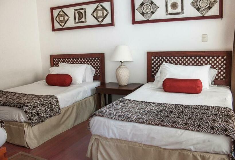 اتاق استاندارد سه نفره, Esmeralda