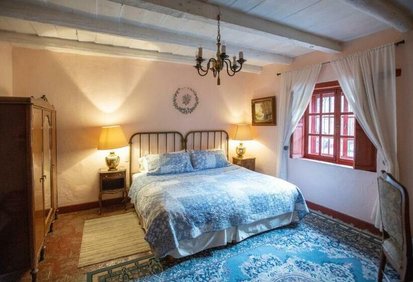اتاق لوکس با تخت بزرگ, La Casa Azul Huasca