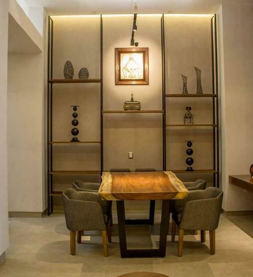 سوییت جونیور, Mansur Business & Leisure