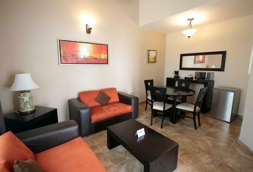 سوییت جونیور, Real De San Jose