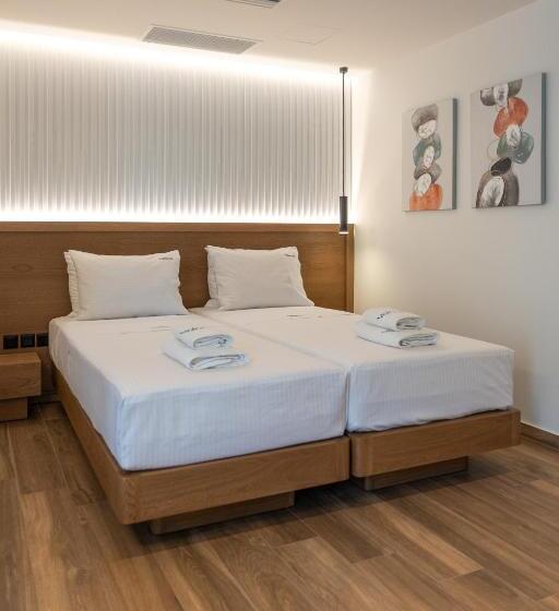 اتاق استاندارد با بالکن, Volos Inn