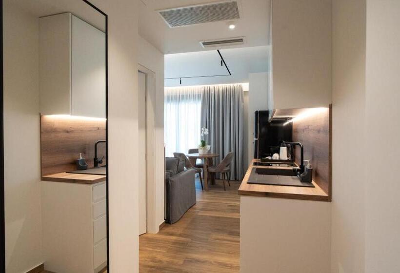 اتاق لوکس, Volos Inn