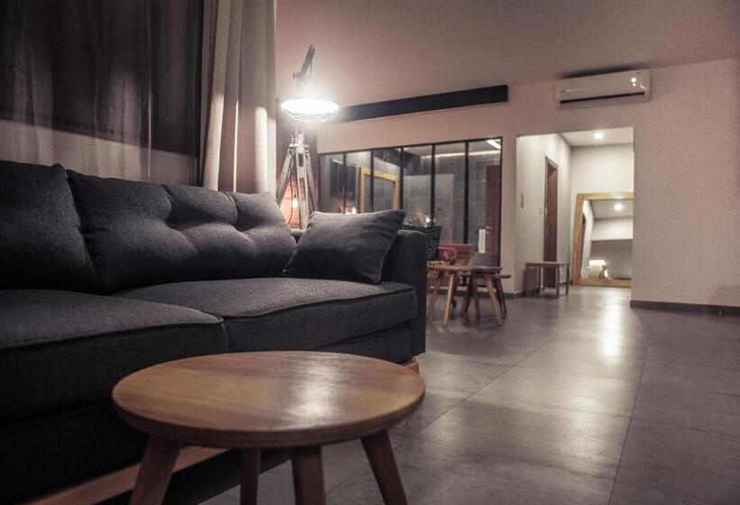 سوییت اجرایی, Le Patio