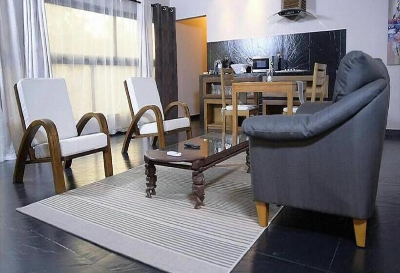 سوییت با چشم‌انداز استخر, Le Patio