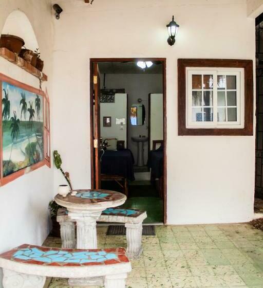 اتاق اکونومی, San Carlos Beach Inn