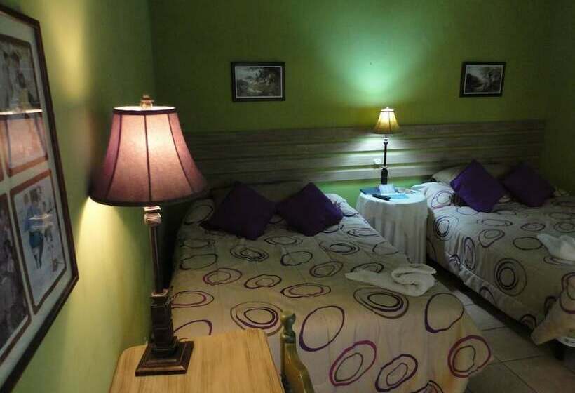 اتاق خانوادگی, La Posada De Juan B&b