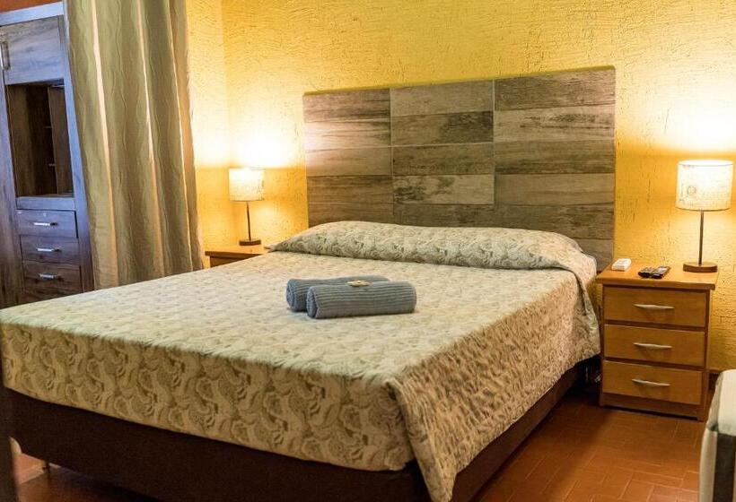 اتاق راحتی سه تخته, Nomada Hostel