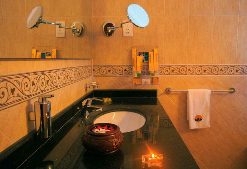 اتاق استاندارد با تخت بزرگ, Sunrise Beach Resort