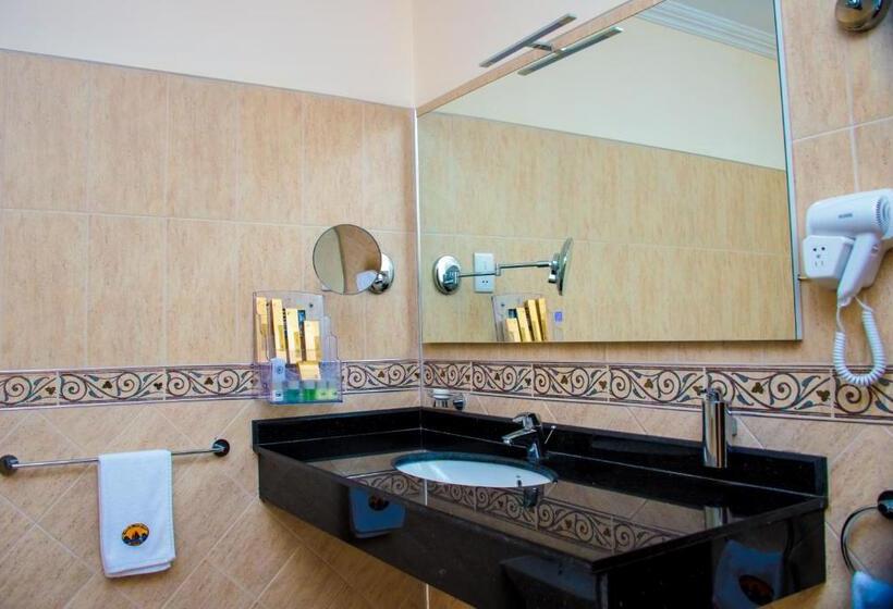 اتاق استاندارد با تخت بزرگ, Sunrise Beach Resort