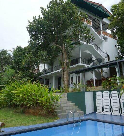 Standard Triple Room with Terrace, Green Hill Paradise Villa
