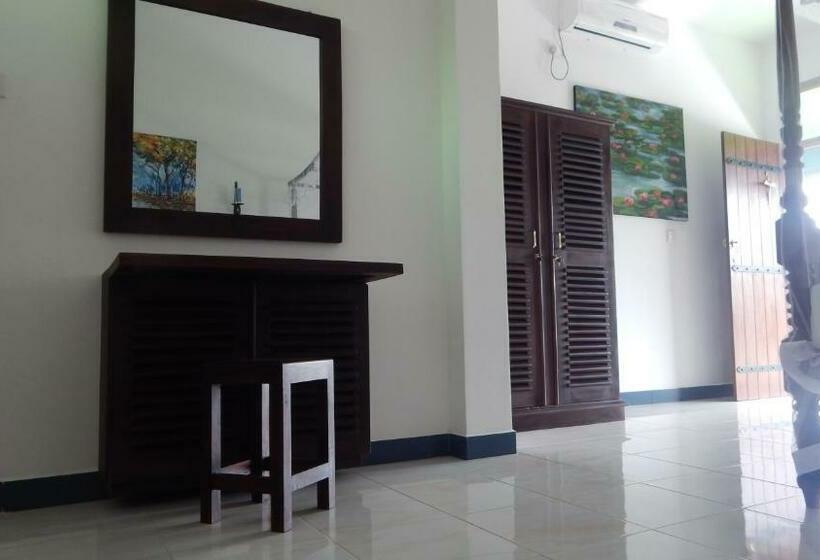 Standard Triple Room with Terrace, Green Hill Paradise Villa