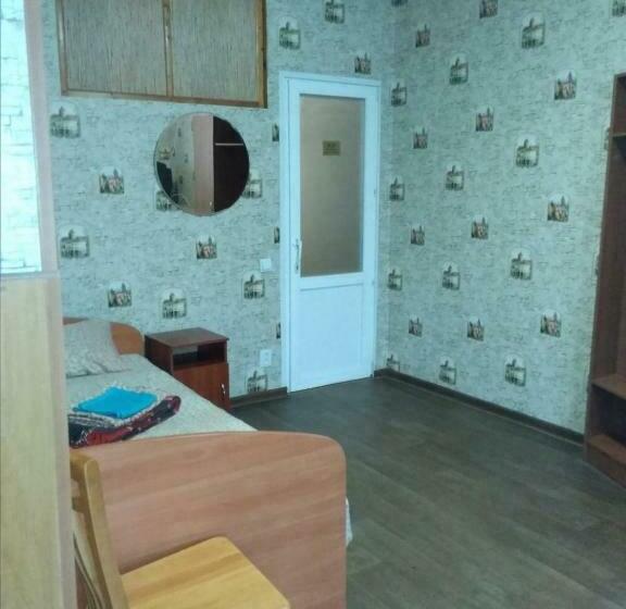 تختخواب در اتاق مشترک, Hostel Mnogoborets F. Klub