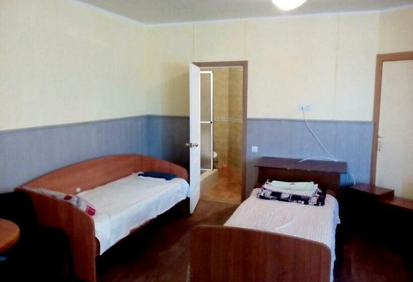 تختخواب در اتاق مشترک, Hostel Mnogoborets F. Klub