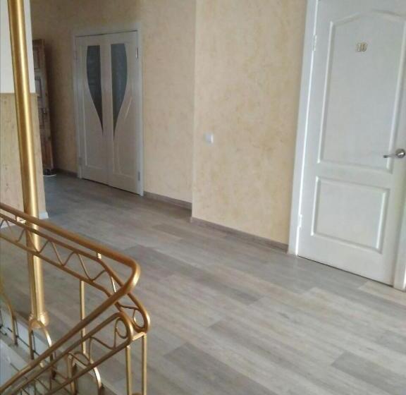 تختخواب در اتاق مشترک, Hostel Mnogoborets F. Klub