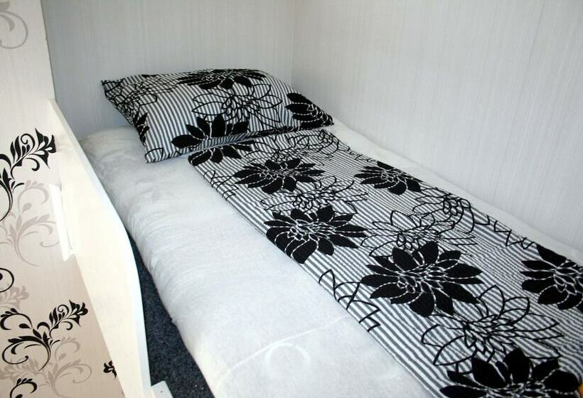 اتاق استاندارد, Hostel Uyut