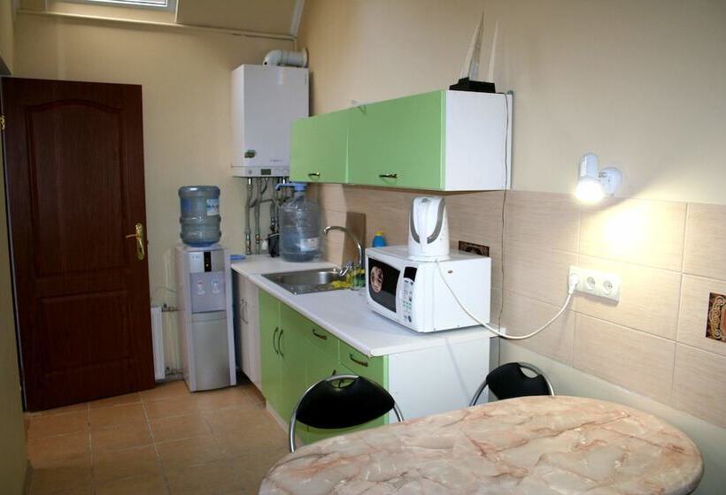 اتاق استاندارد, Hostel Uyut