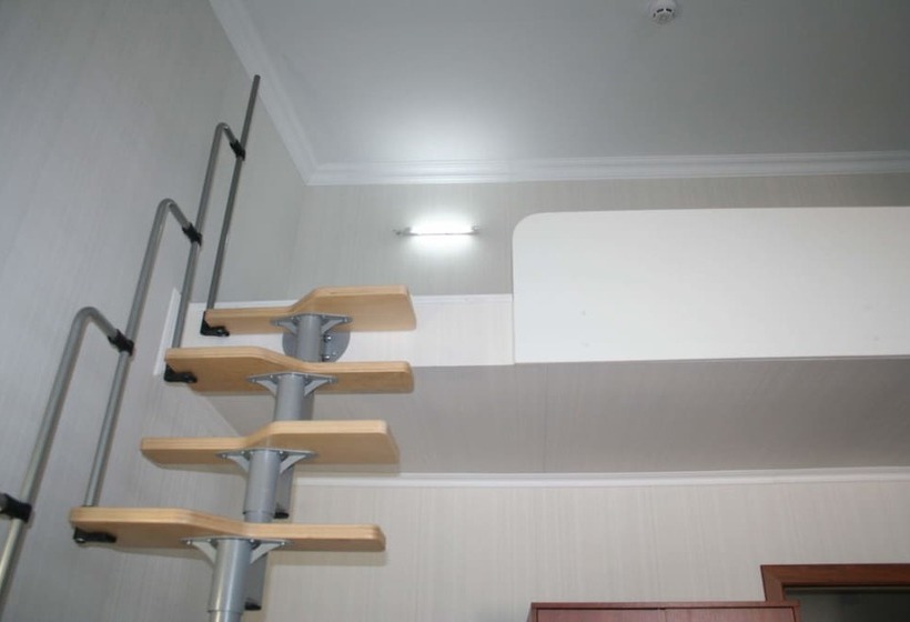 اتاق اکونومی, Hostel Uyut