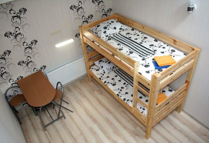 تختخواب در اتاق مشترک, Hostel Uyut