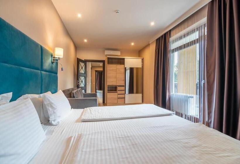 اتاق لوکس چهار تخته, F&b Spa Resort