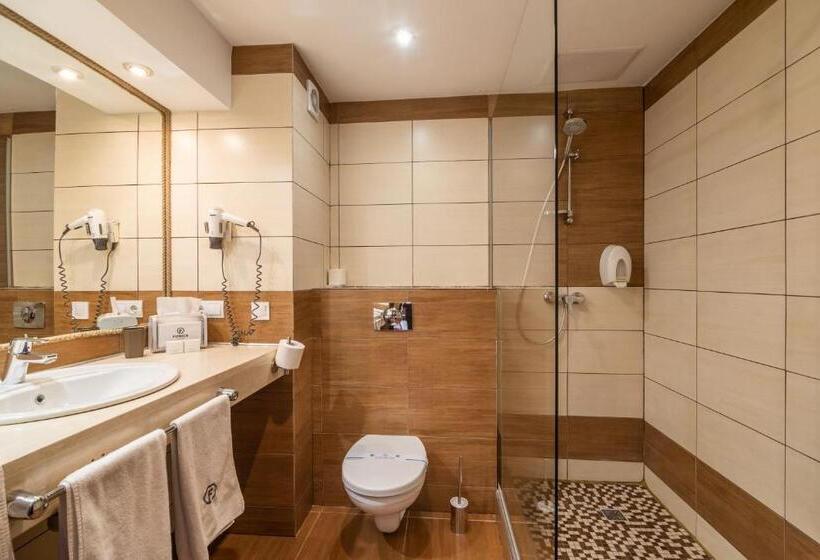 اتاق استاندارد با بالکن, F&b Spa Resort