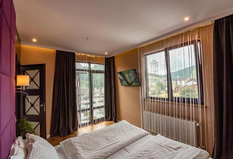 اتاق خانوادگی با چشمانداز کوه, F&b Spa Resort