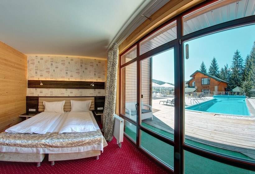 سوئیت جونیور با تراس, F&b Spa Resort