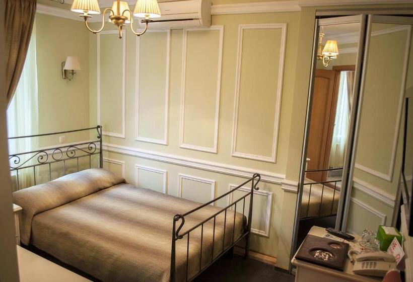 اتاق استاندارد, Gostiniy Dvor