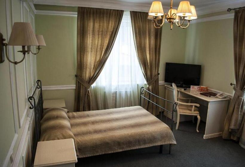 سوییت جونیور, Gostiniy Dvor