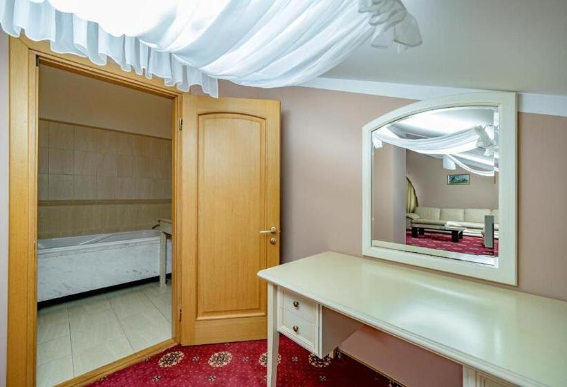 سوییت, Gostiniy Dvor