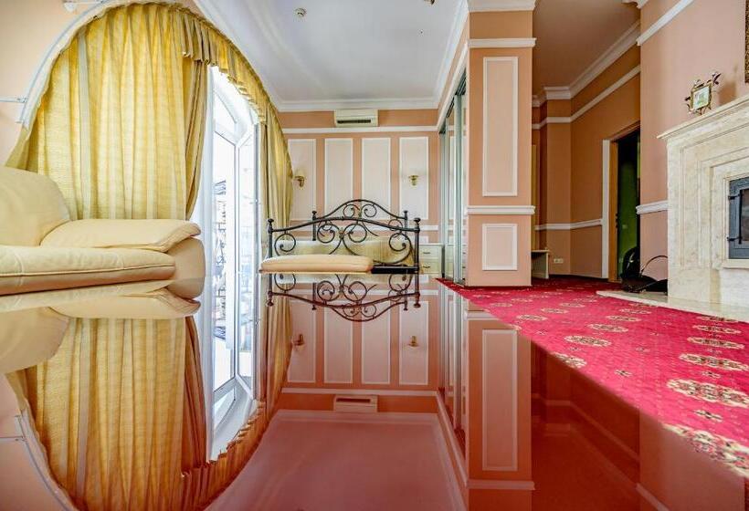 سوییت, Gostiniy Dvor