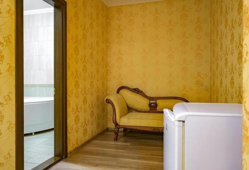 اتاق لوکس, Gostiniy Dvor