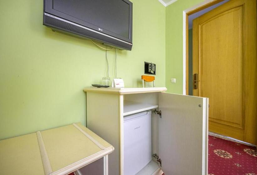اتاق اکونومی, Gostiniy Dvor