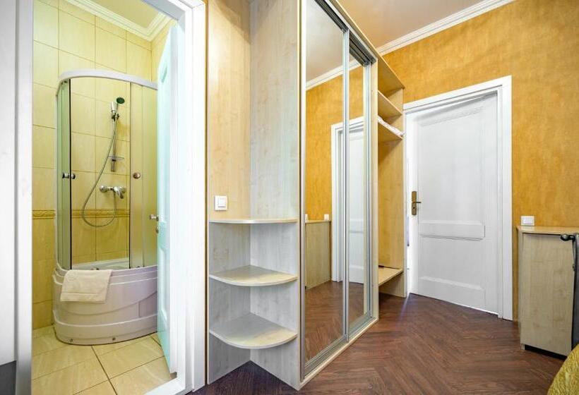 اتاق استاندارد, Gostiniy Dvor