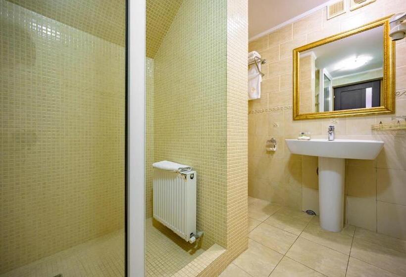 اتاق استاندارد, Gostiniy Dvor