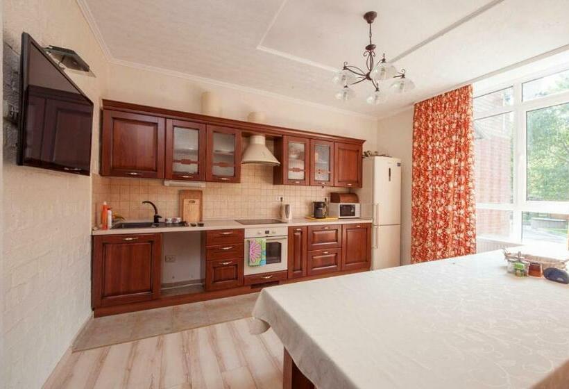 اتاق لوکس, Villa Provans