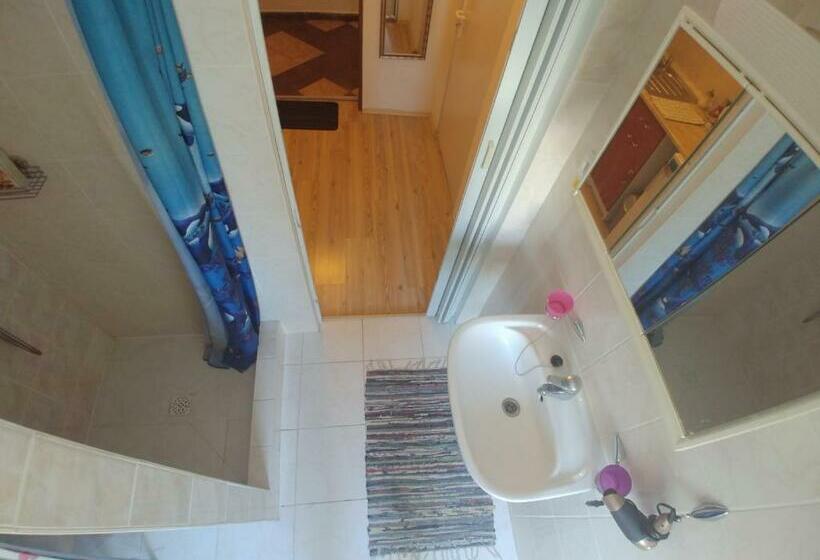 آپارتمان عادی 1 خوابه, Kv Apartmans Varšavská