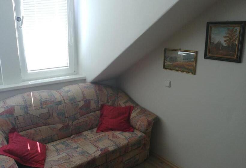 آپارتمان 1 خوابه, Kv Apartmans Varšavská