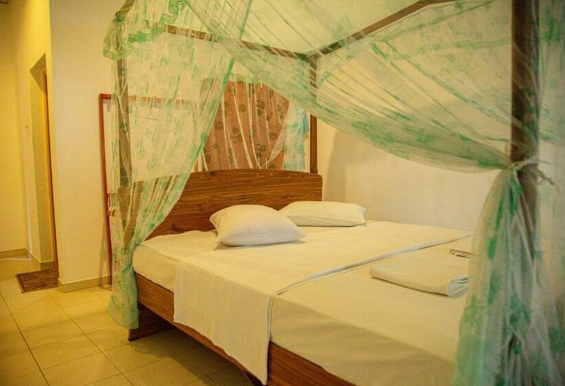 اتاق استاندارد با بالکن, Lake Edge Holiday Inn