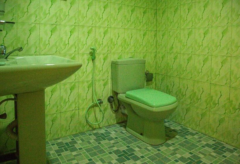 اتاق استاندارد با بالکن, Lake Edge Holiday Inn