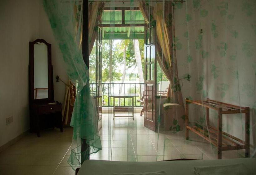 اتاق استاندارد با بالکن, Lake Edge Holiday Inn